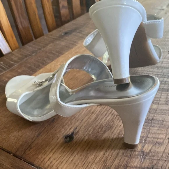 Etienne Aigner White Slide Sandals - Picture 6 of 8